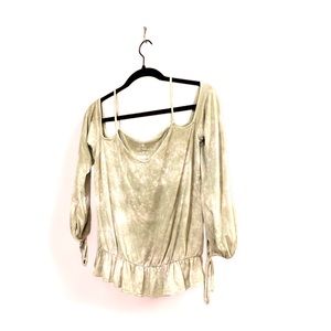 Cute and Cozy- American Eagle Soft & Sexy Top (Size M)